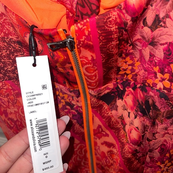 Alice + Olivia
Harmony Asymmetric Midi-Dress - Picture 2 of 6